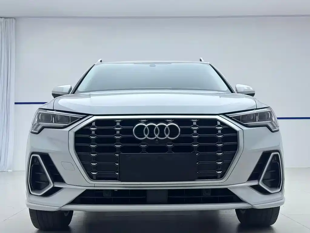 Audi Q3 2023 — фото 2