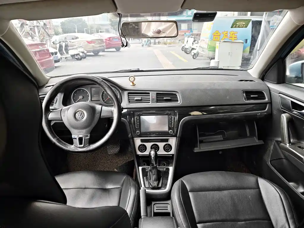 Volkswagen Lavida 2014