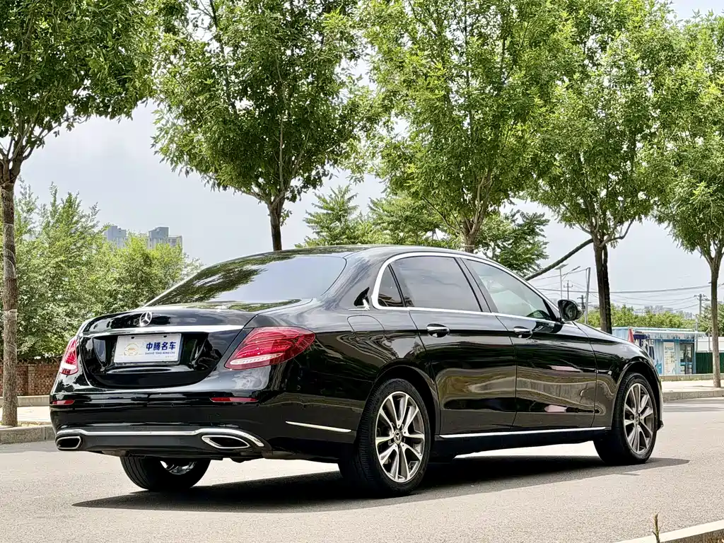 Mercedes-Benz E-Class 2020 — фото 32