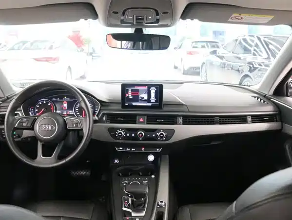 Audi A4L 2020