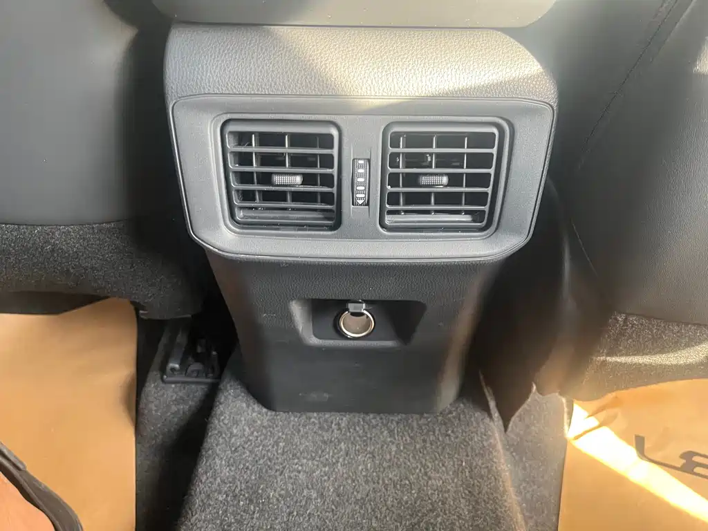 Toyota RAV4 2025 — фото 10