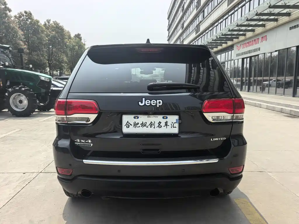 Jeep Grand Cherokee 2015 — фото 9