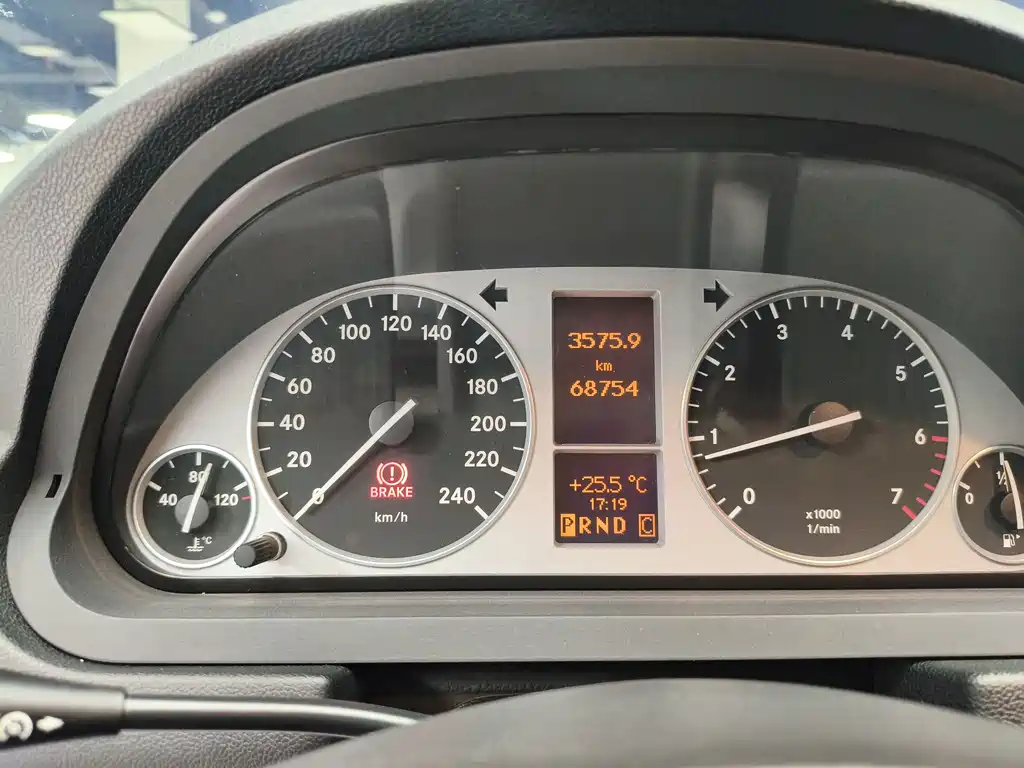 Mercedes-Benz B-Class 2010 — фото 10