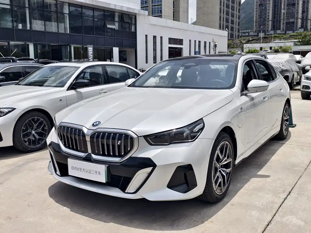 BMW i5 2025 — фото 9