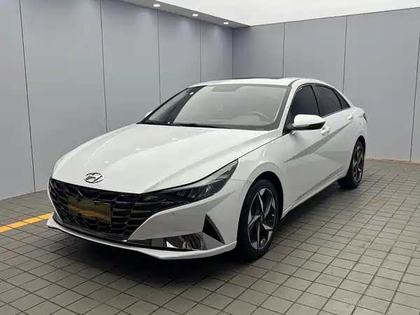 Hyundai Elantra 2023