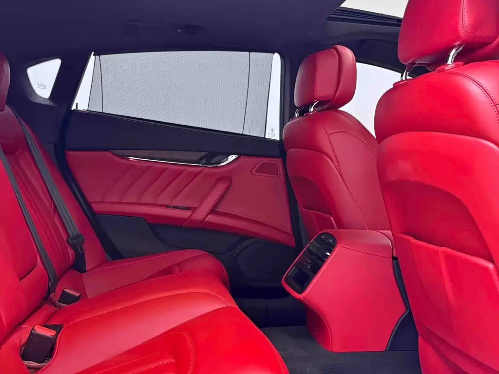 Maserati Quattroporte 2019 — фото 17