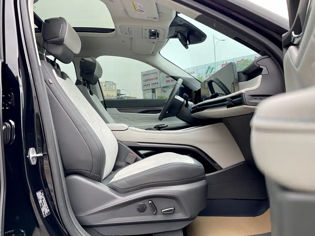 Ford Edge 2024 — фото 10