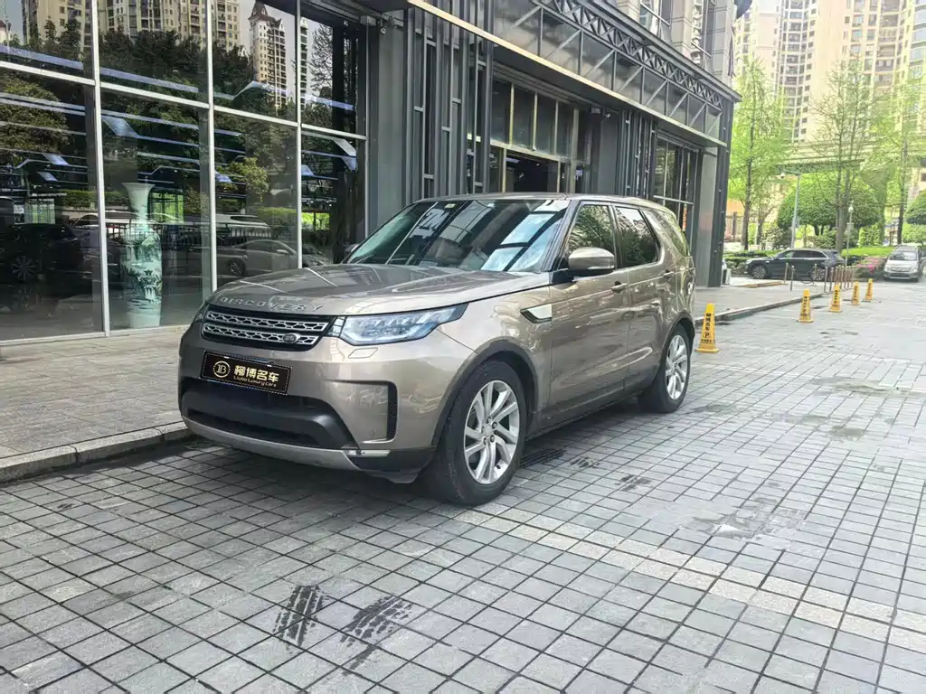 Land Rover Discovery 2017 — фото 1
