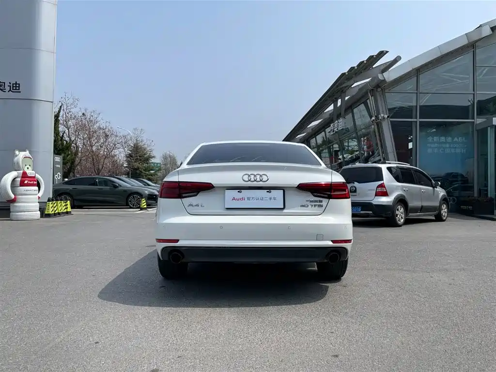 Audi A4L 2017 — фото 2