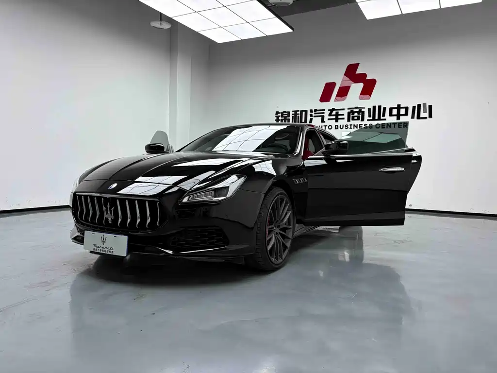 Maserati Quattroporte 2019 — фото 22