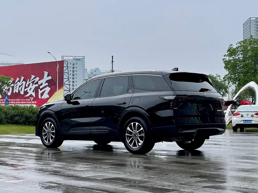 Ford Edge 2024 — фото 5