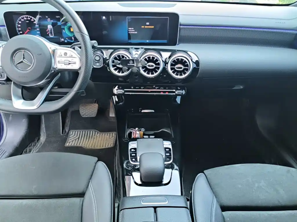 Mercedes-Benz A-Class 2020 — фото 13