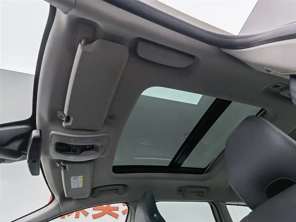 Volvo XC60 2017 — фото 14
