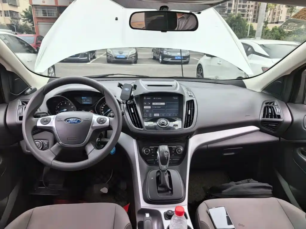 Ford Kuga 2015 — фото 10