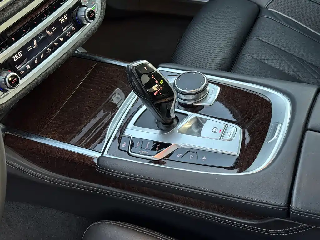 BMW 7 Series 2016 — фото 15