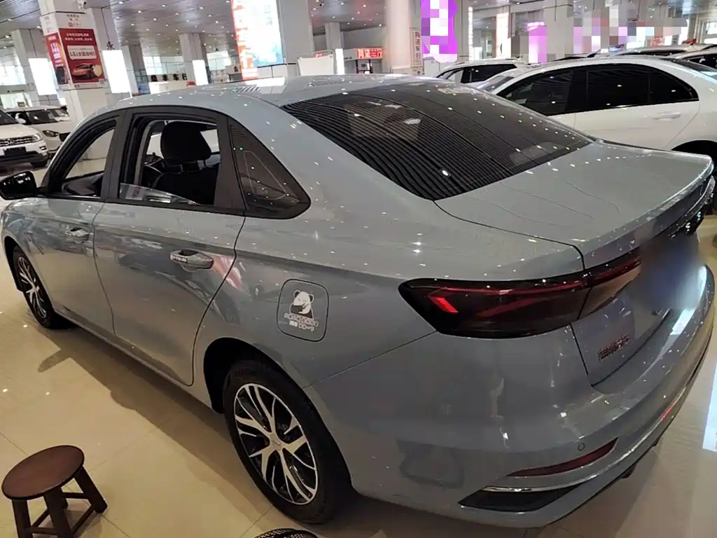 Geely Emgrand 2023