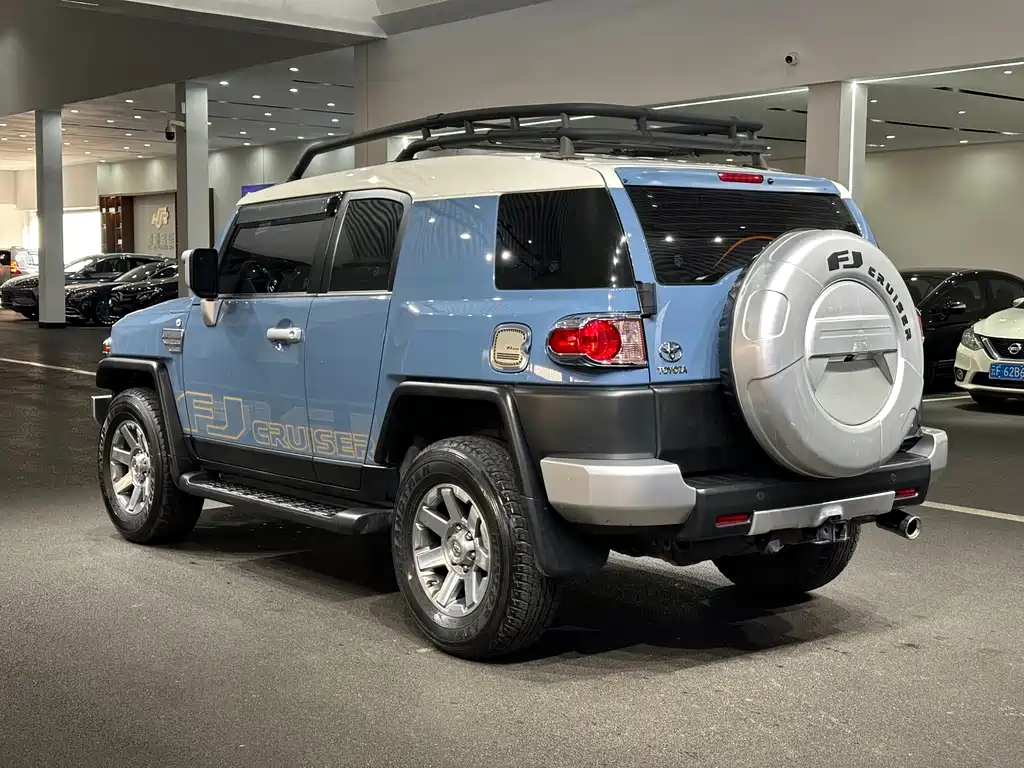 Toyota FJ Cruiser 2020 — фото 7