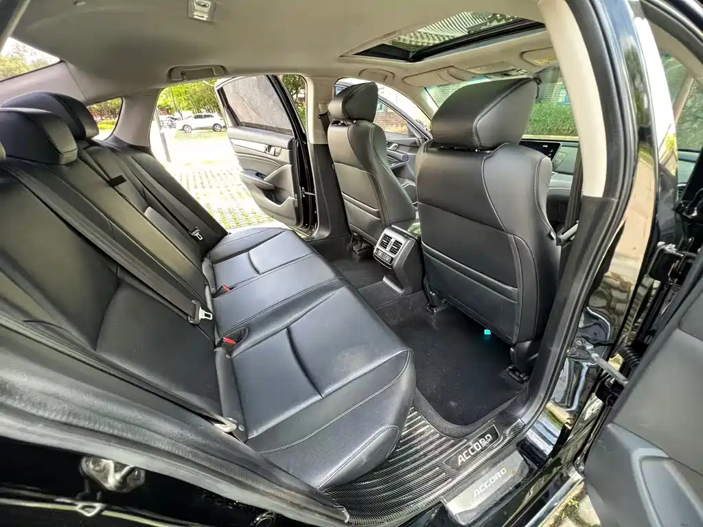 Honda Accord 2019 — фото 16