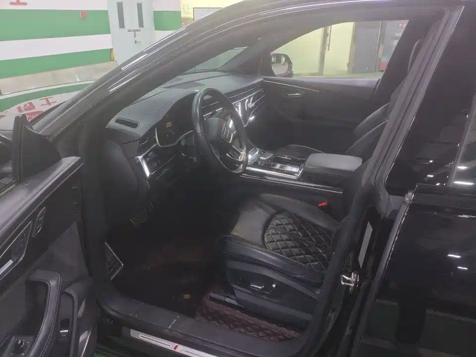 Audi Q8 2022
