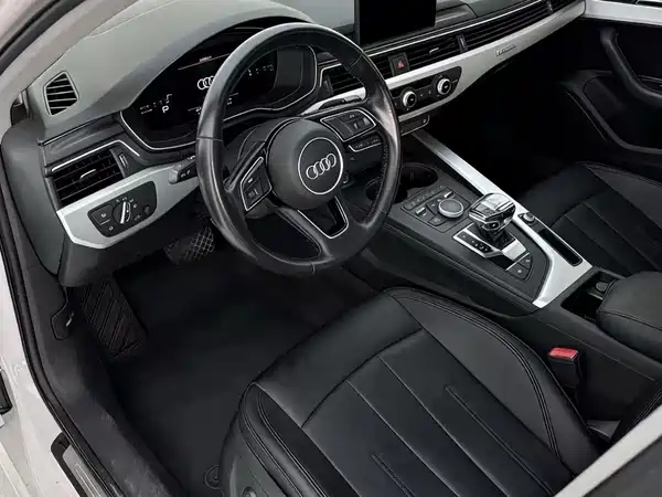 Audi A4L 2019
