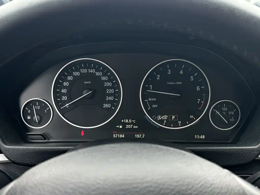 BMW 3 Series 2018 — фото 19