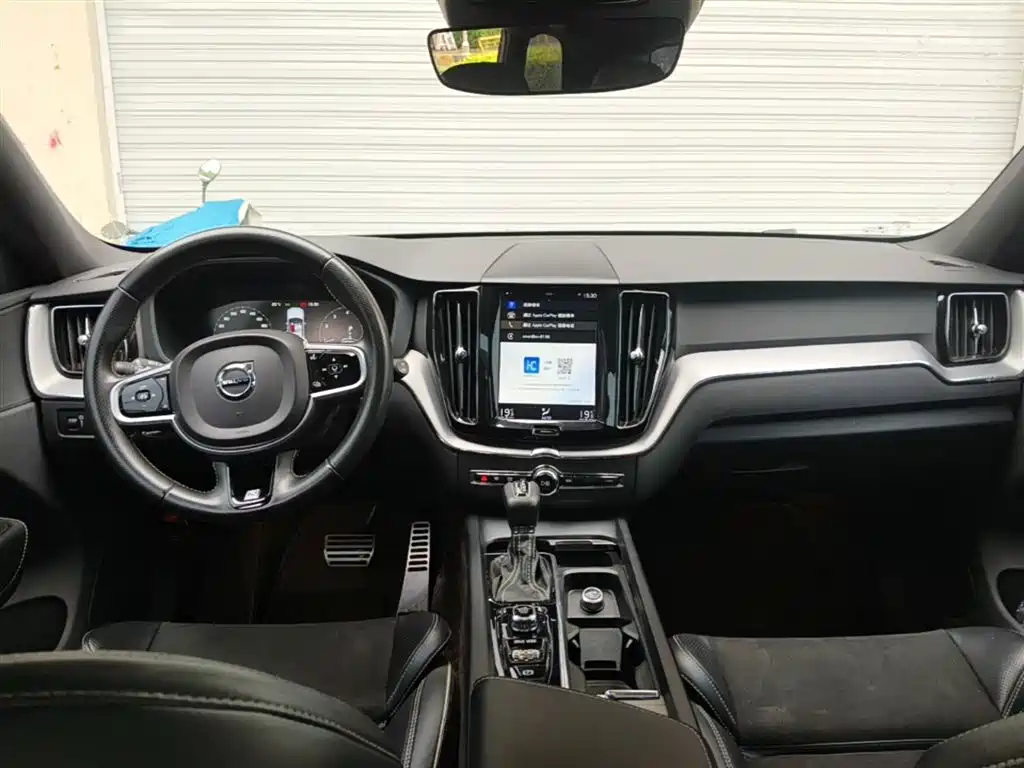 Volvo XC60 2018 — фото 10