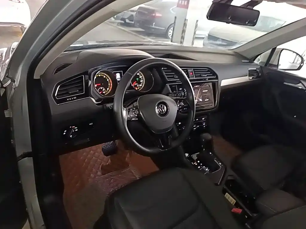 Volkswagen Tiguan L 2019 — фото 10