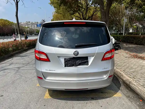 Buick GL8 2011