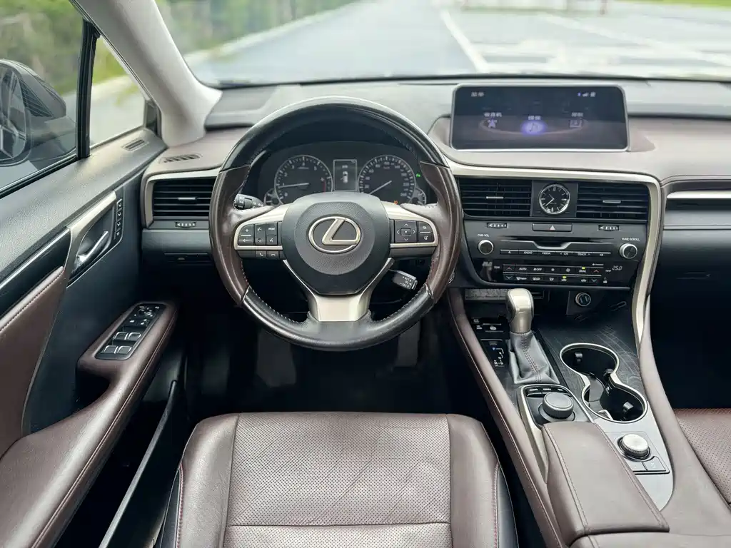 Lexus RX 2018 — фото 13
