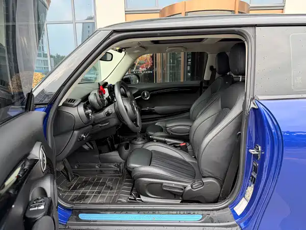 MINI MINI 2019