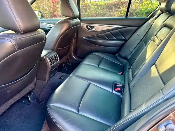 Infiniti Q50L 2015