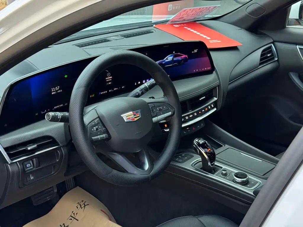 Cadillac CT5 2025 — фото 13