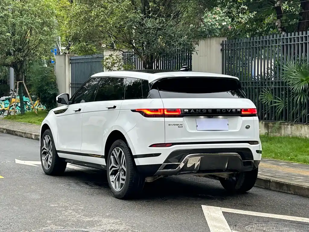 Land Rover Evoque 2023 — фото 7