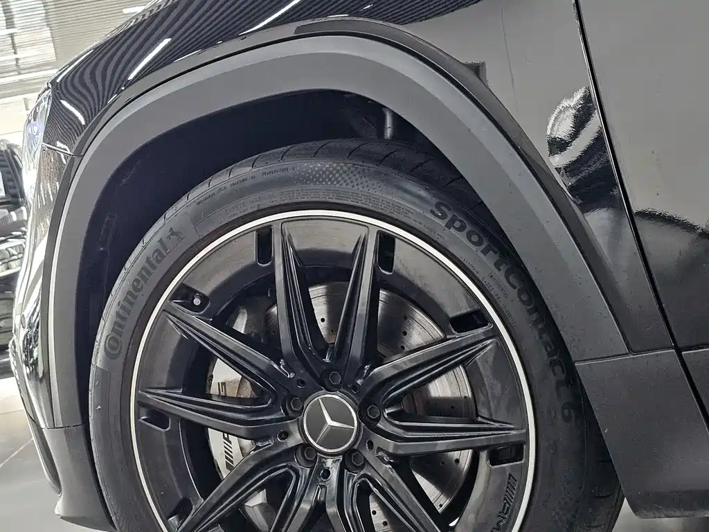 Mercedes-Benz GLB AMG 2025 — фото 12