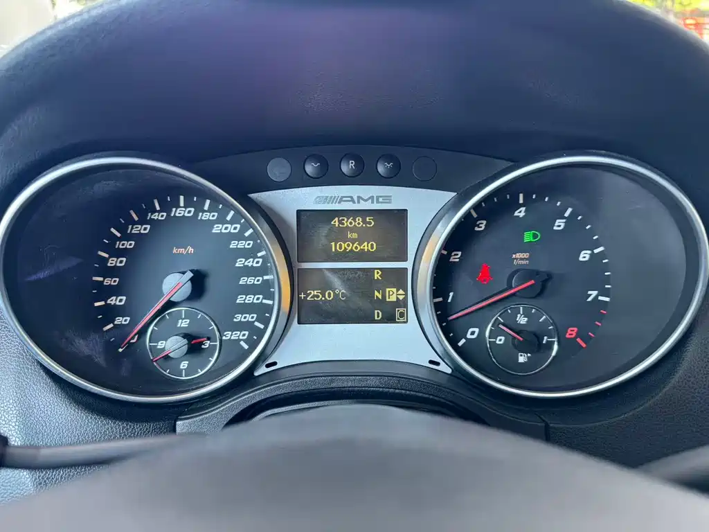 Mercedes-Benz M-Class AMG 2012 — фото 13