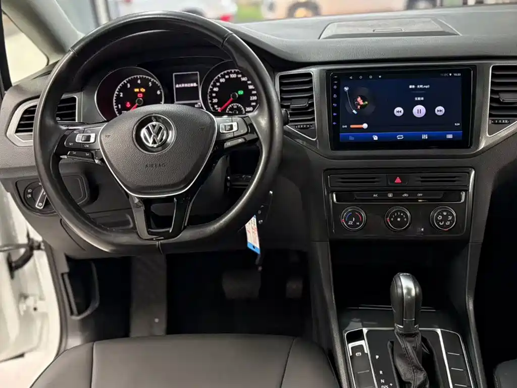 Volkswagen Golf Jialu 2018 — фото 8
