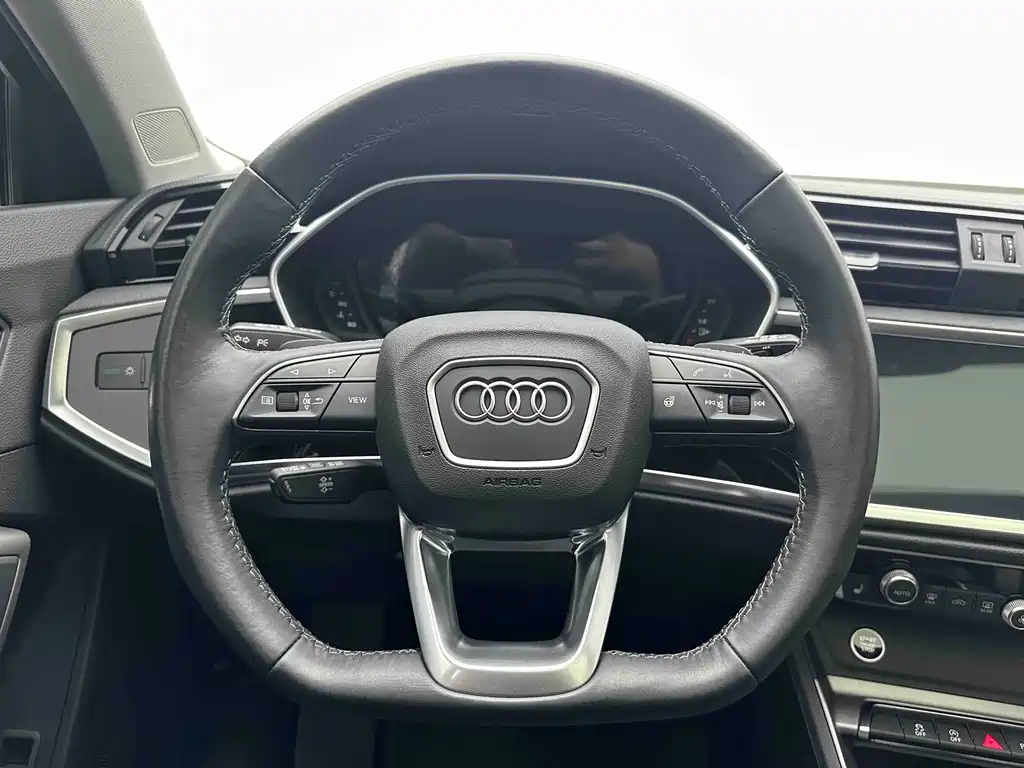 Audi Q3 2022 — фото 17