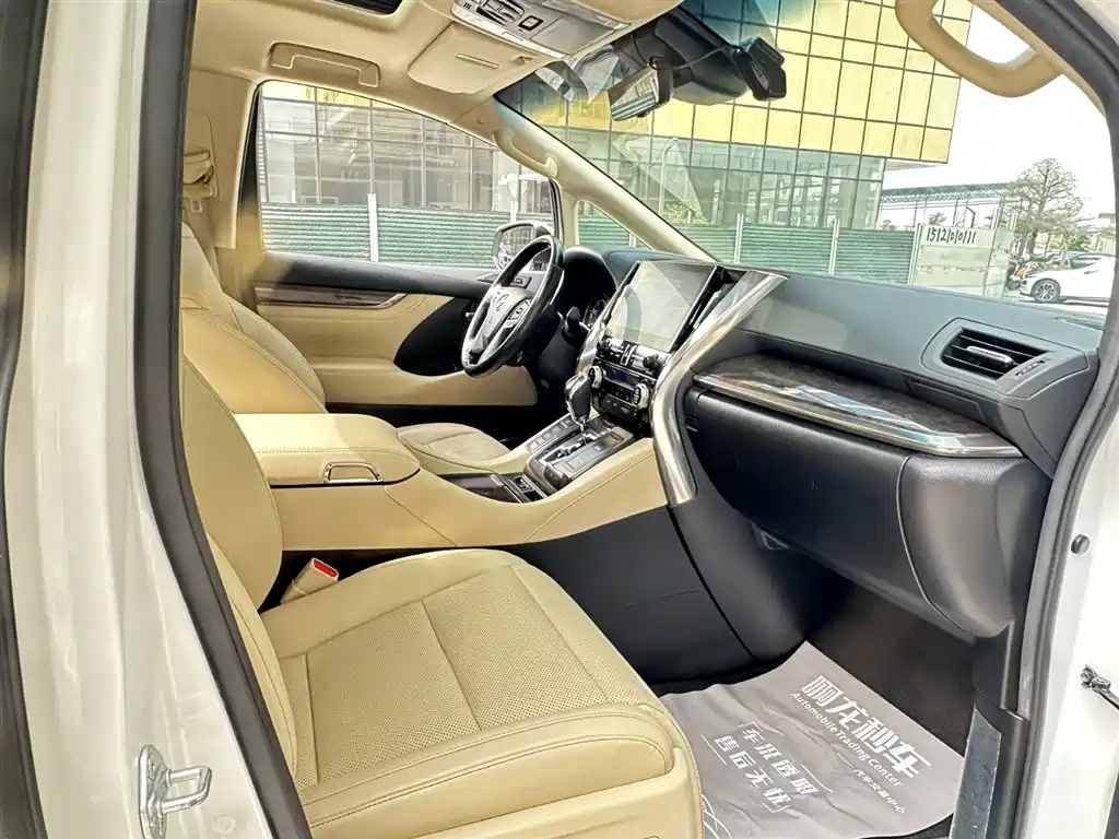 Toyota Vellfire 2020 — фото 14