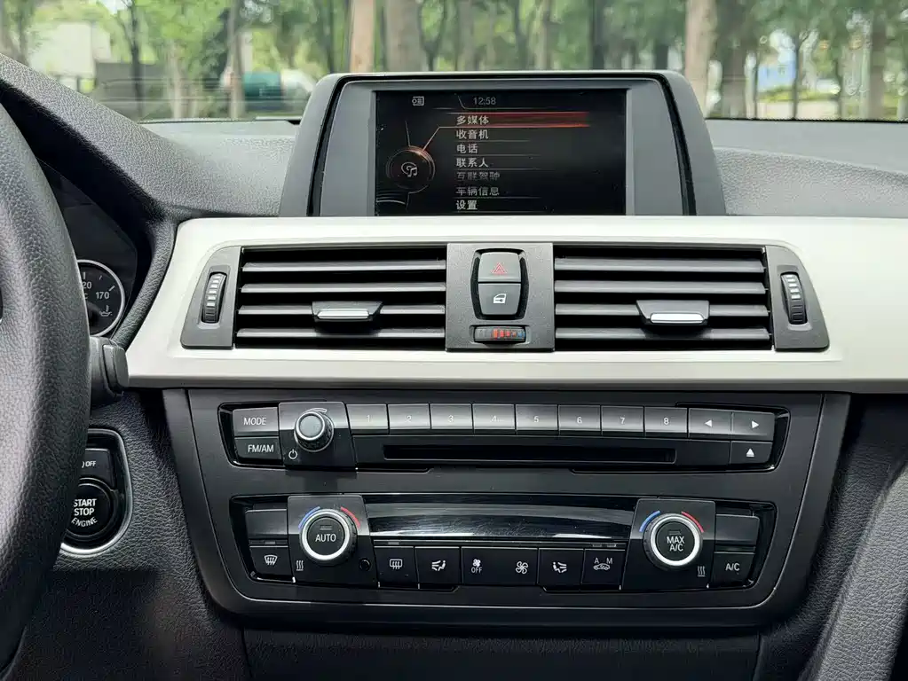 BMW 3 Series 2015 — фото 13