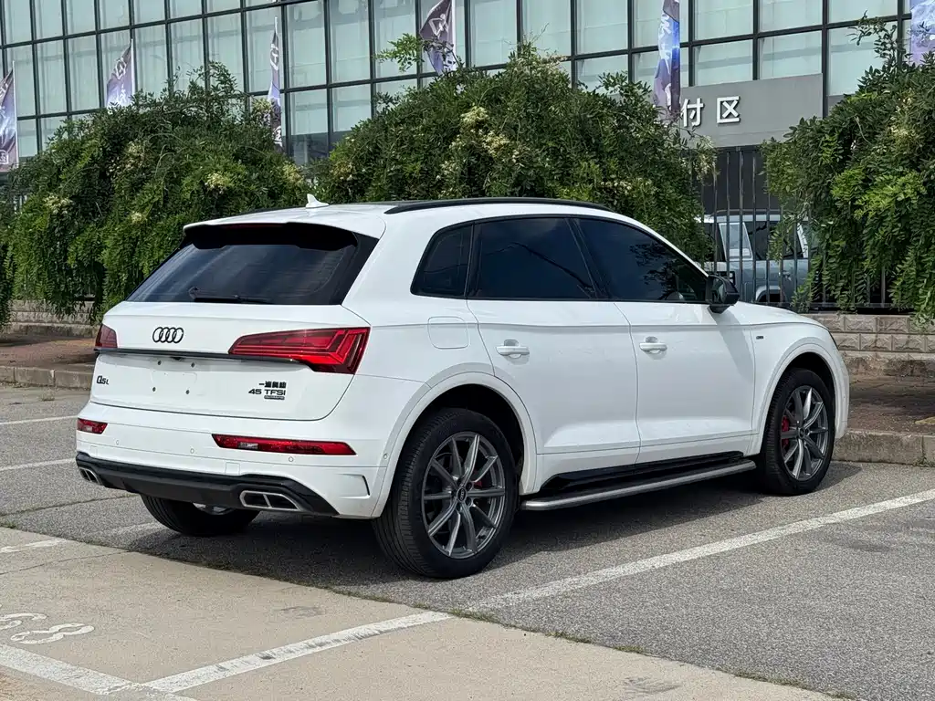 Audi Q5L 2023 — фото 6