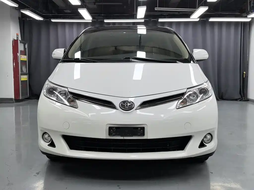 Toyota Previa 2017 — фото 2