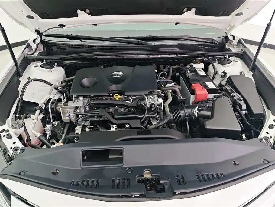 Toyota Camry 2021 — фото 10