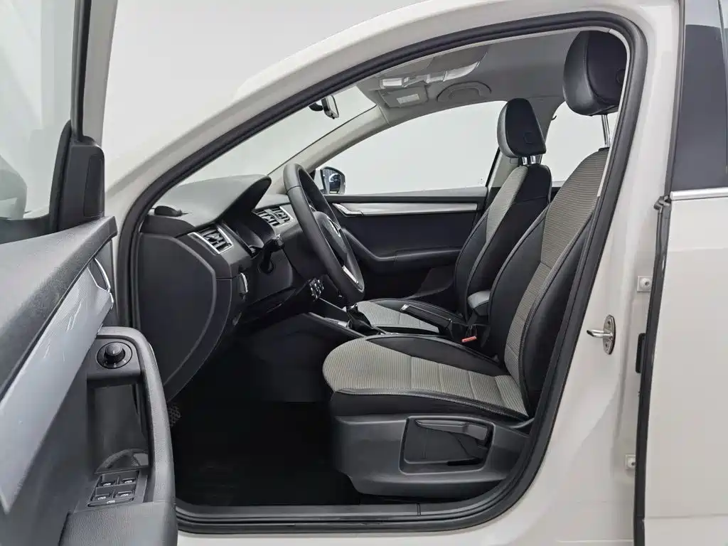 Skoda Octavia 2016 — фото 10