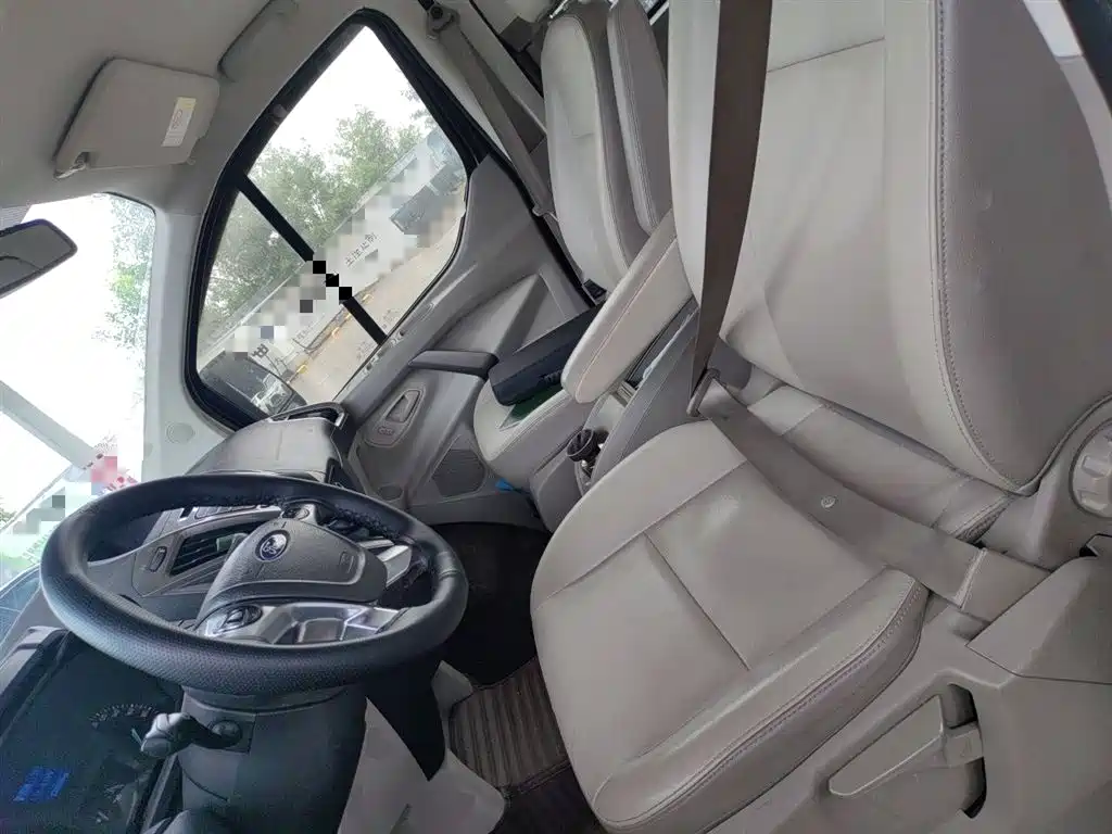 Ford Tourneo 2017 — фото 11