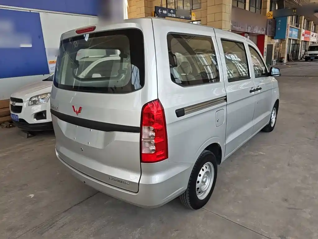 Wuling Hongguang V 2019