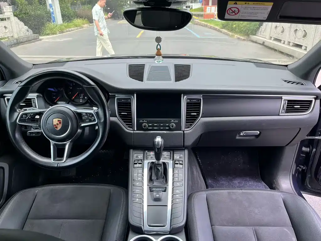Porsche Macan 2016 — фото 9