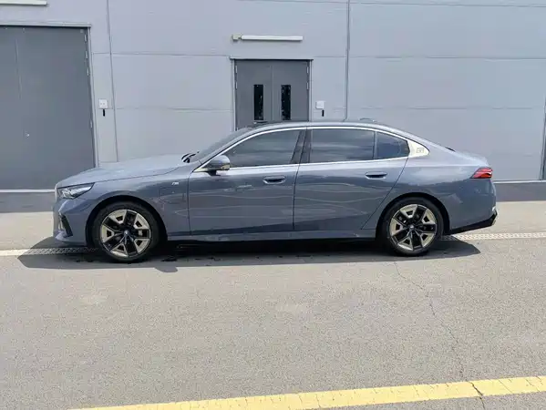 BMW i5 2026