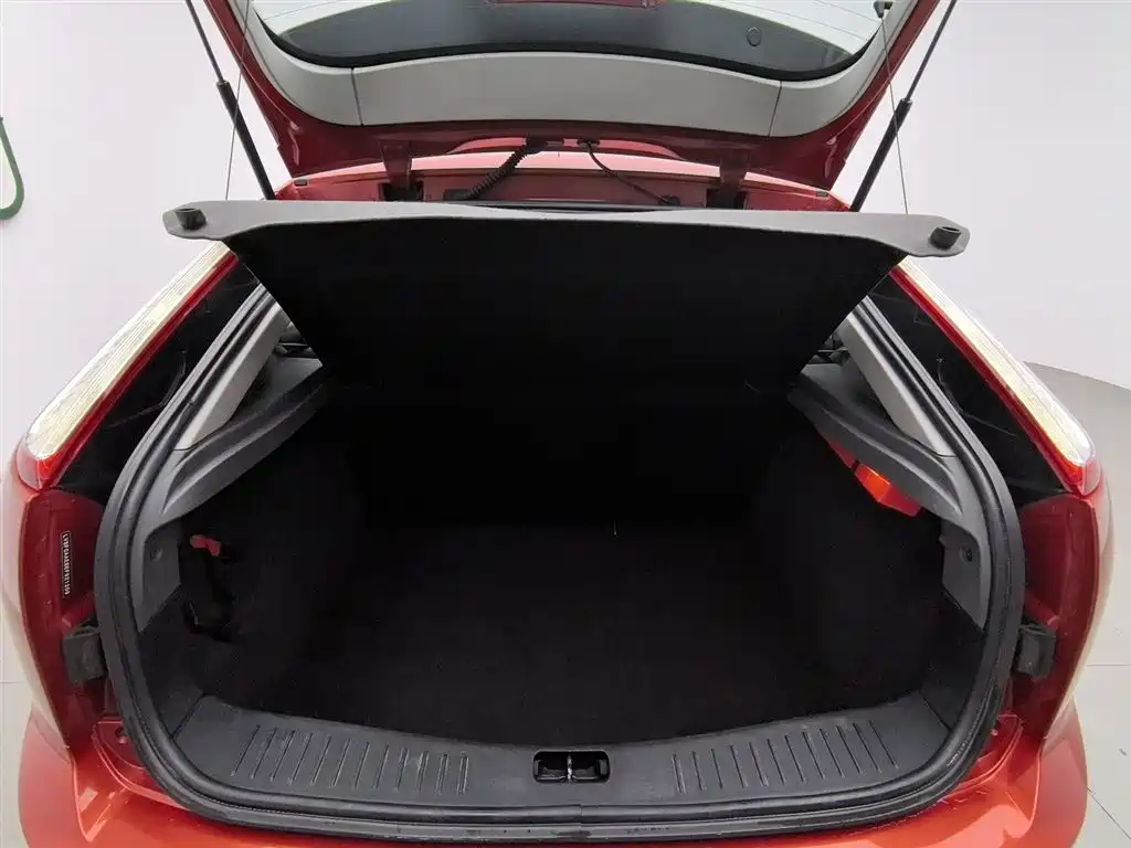 Ford Focus 2014 — фото 16