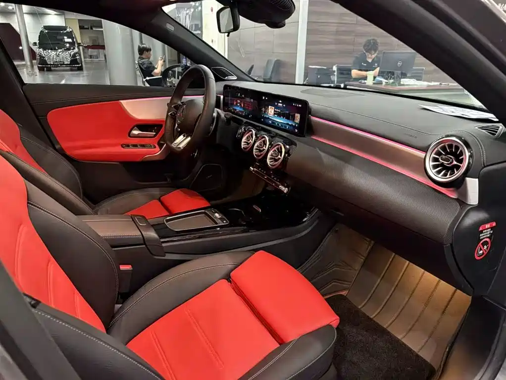 Mercedes-Benz A-Class AMG 2025 — фото 13