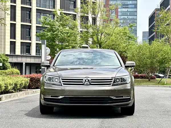 Volkswagen Phaeton 2012